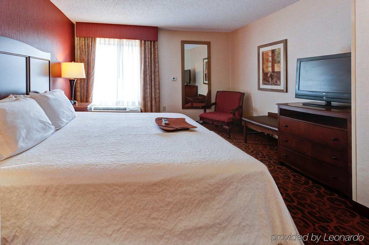 Hampton Inn Manhattan Exterior photo