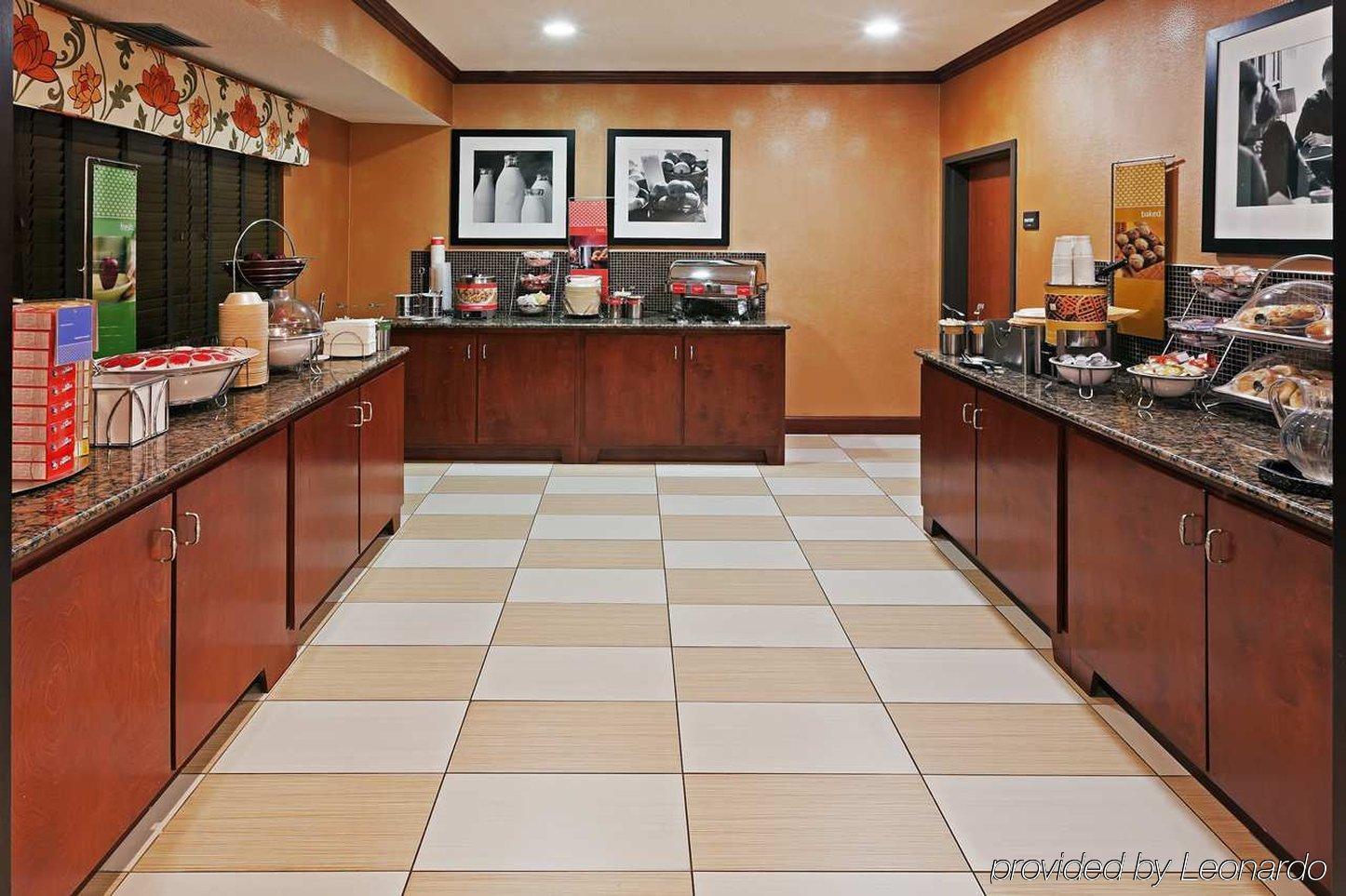 Hampton Inn Manhattan Restaurant photo