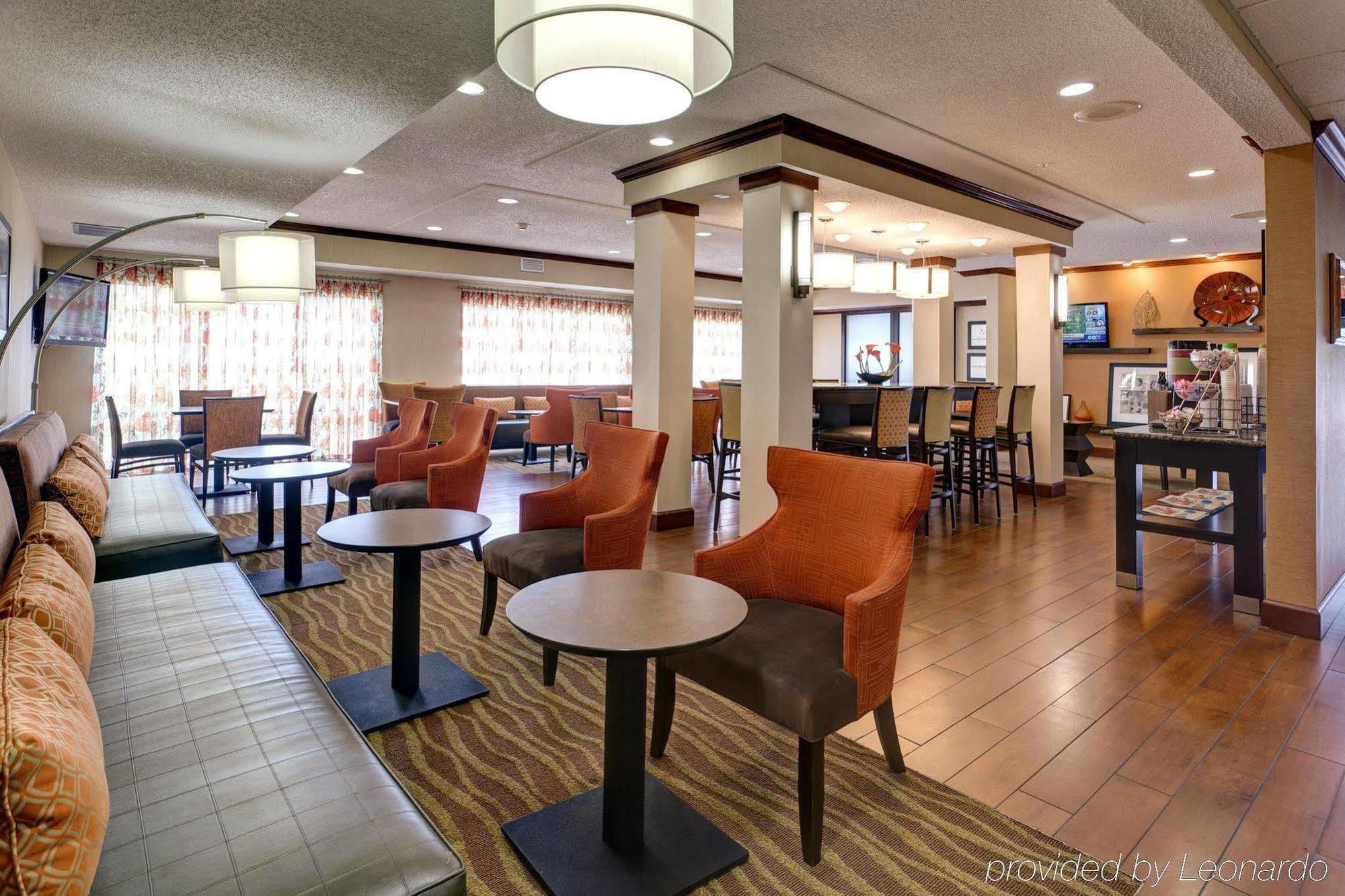 Hampton Inn Manhattan Exterior photo