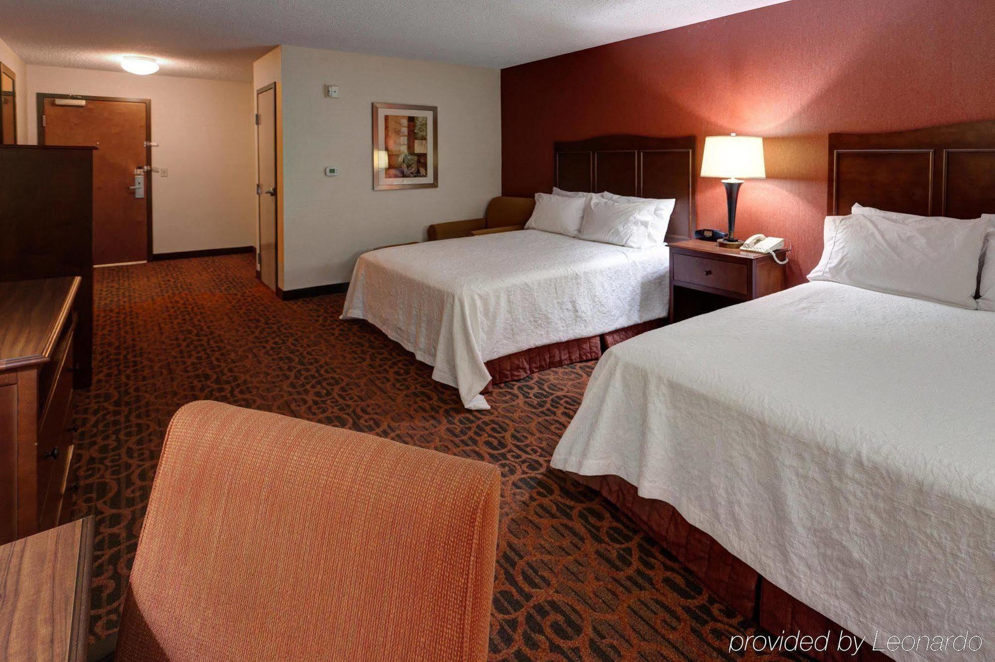 Hampton Inn Manhattan Exterior photo