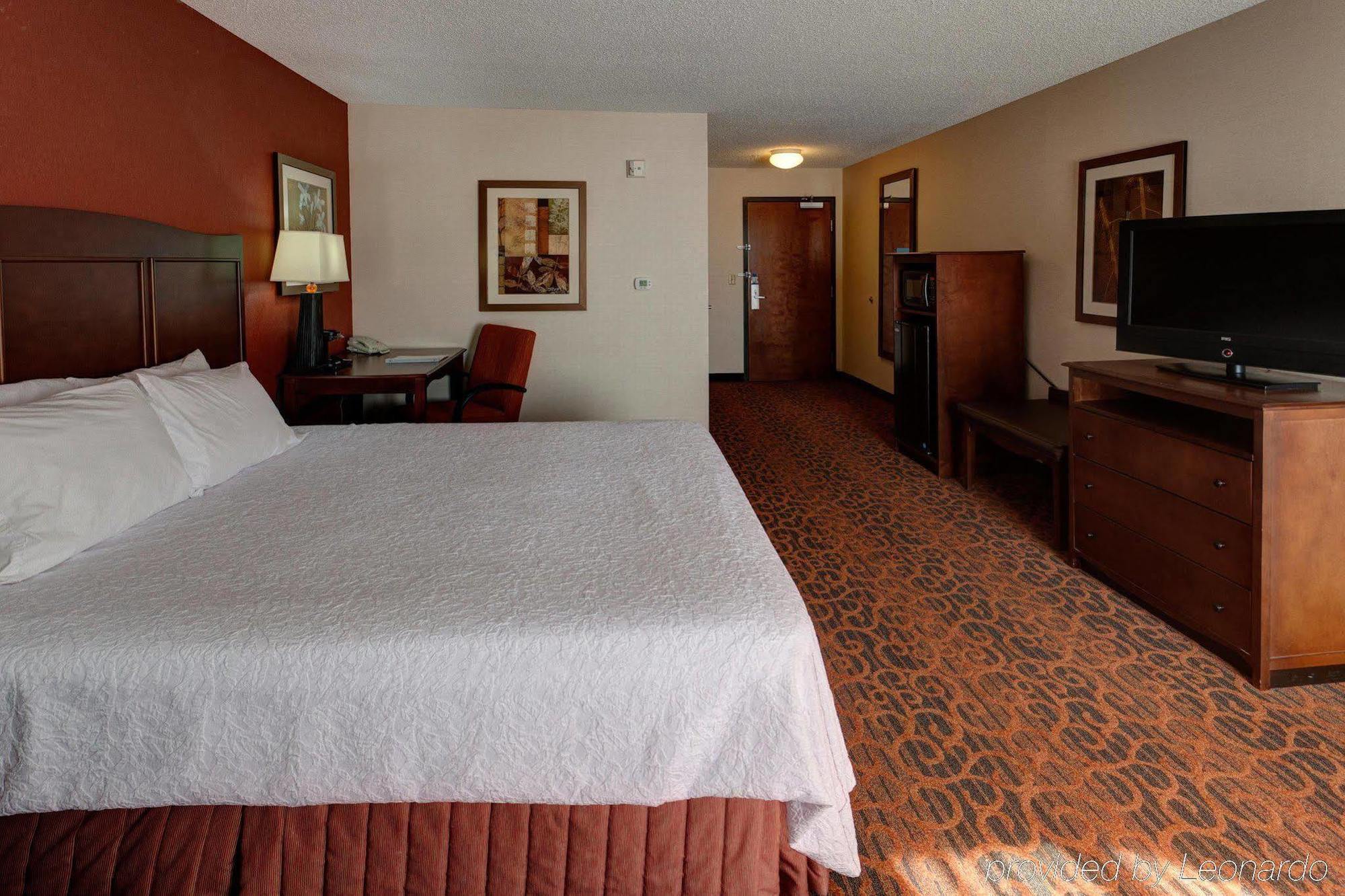 Hampton Inn Manhattan Exterior photo