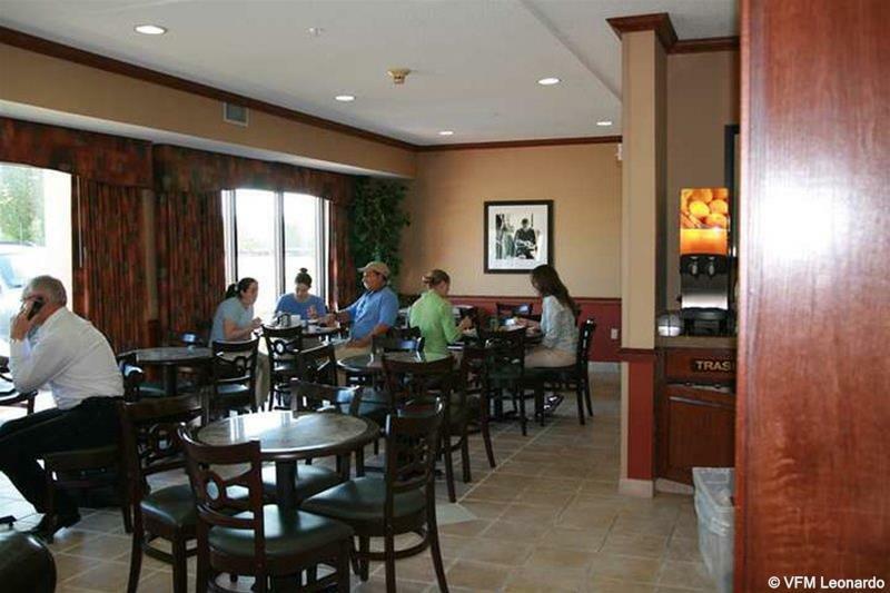 Hampton Inn Manhattan Restaurant photo